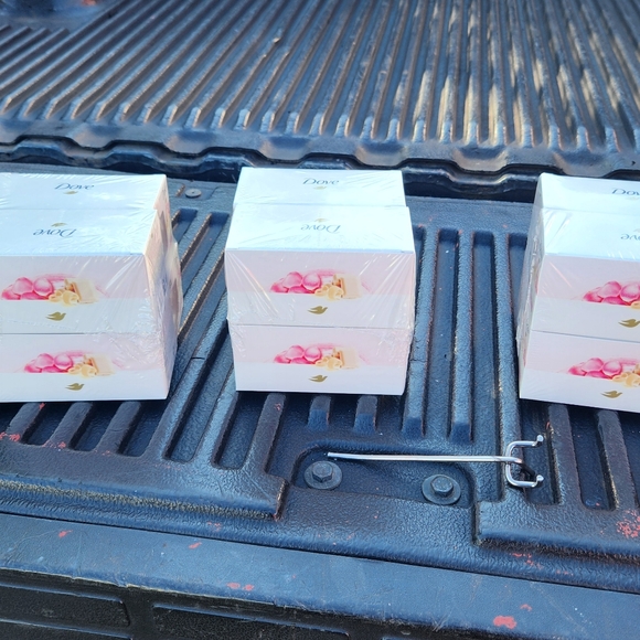 Dove Bath Bombs 2 pack - Picture 2 of 9